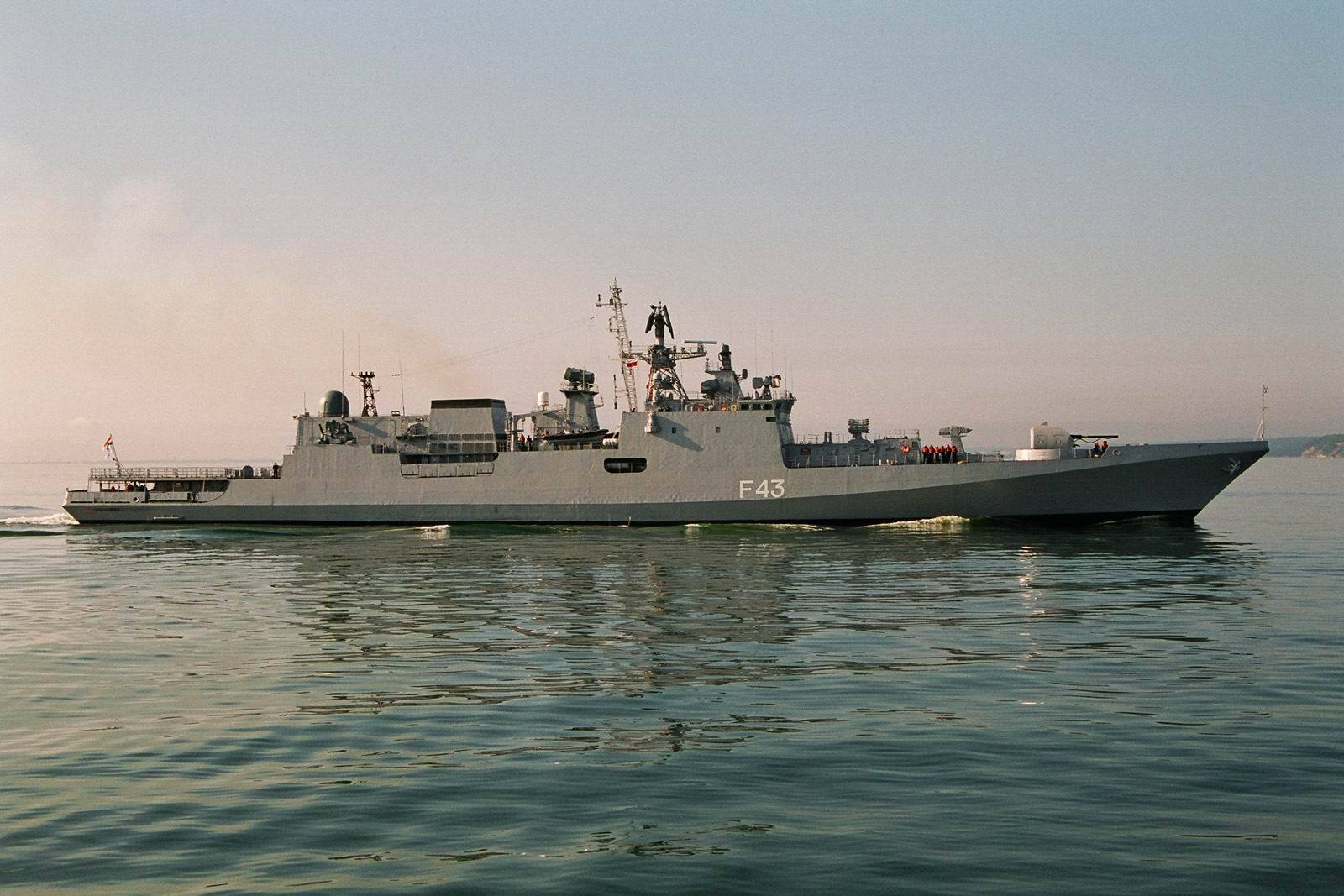 Russisches Kriegsschiff.
