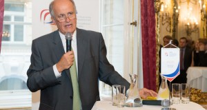 Karl Sevelda, Vorstandschef der Raiffeisen Bank International (RBI), bei der Österreichisch-Russischen Freundschaftsgesellschaft. Bild: © Fotodienst / Anastasia Osipova