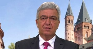 IMK-Vorsitzender Roger Lewentz (SPD). Bild: Youtube/phoenix
