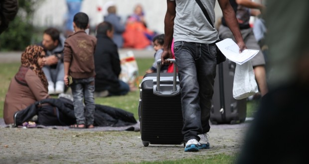 Foto: Flüchtlinge an einer Aufnahmestelle, über dts Nachrichtenagentur